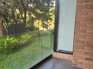 Alquilo  Lindo Apartamento Edificio dentro de Oakland Z. 10 - Image 10