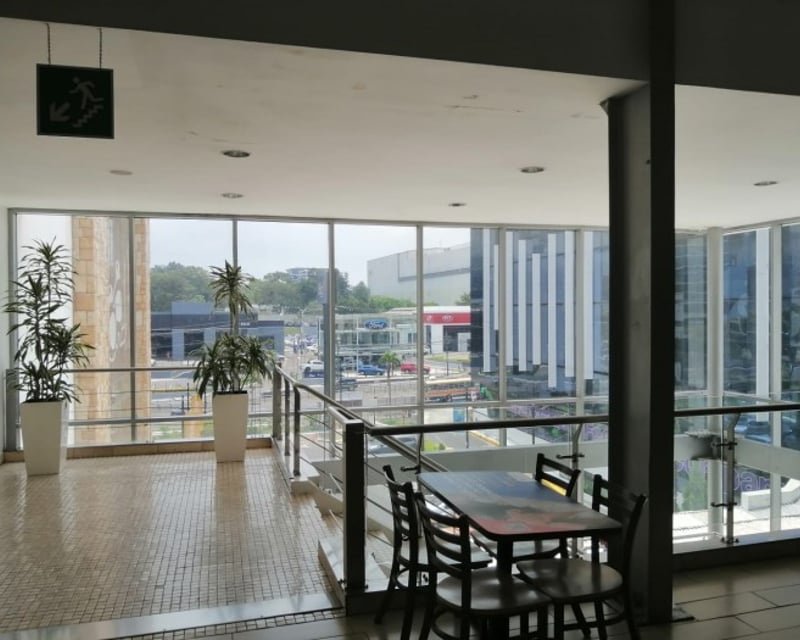 Local Comercial en Venta y Renta en Zona 10