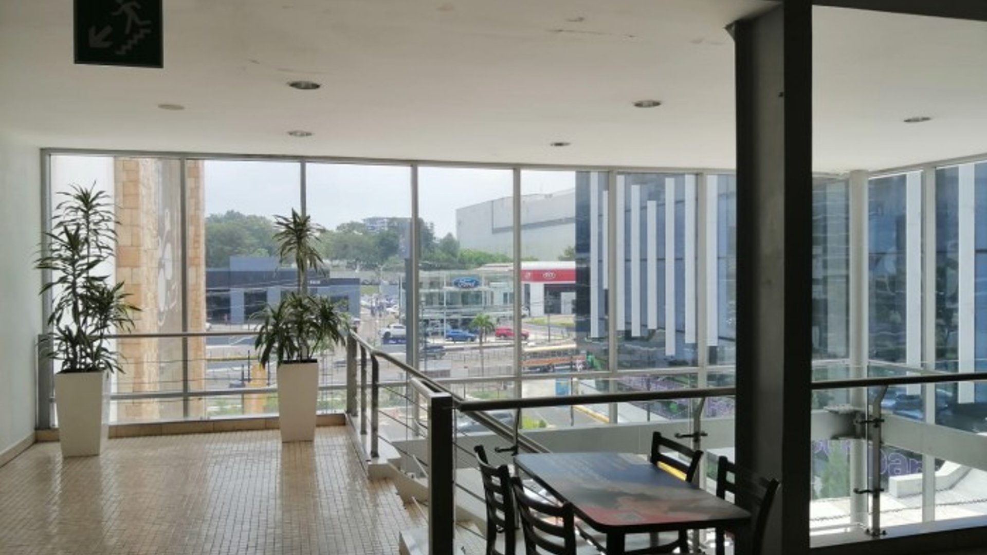 Local Comercial en Venta y Renta en Zona 10