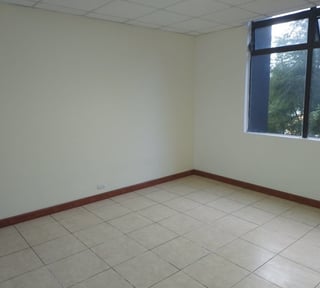 Renta de oficina en edificio Valsari Zona 10