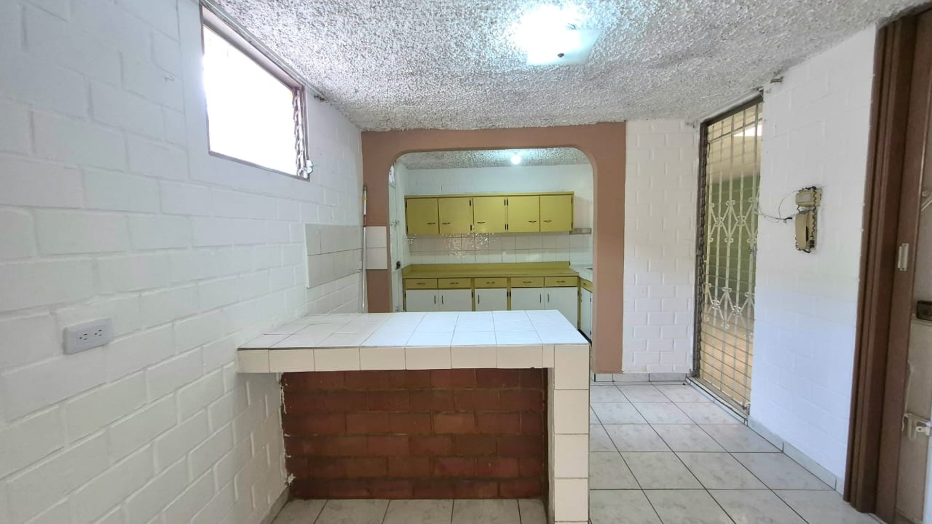 VENTA Casa Zona 18 Colonia Atlántida  - Miniatura 4