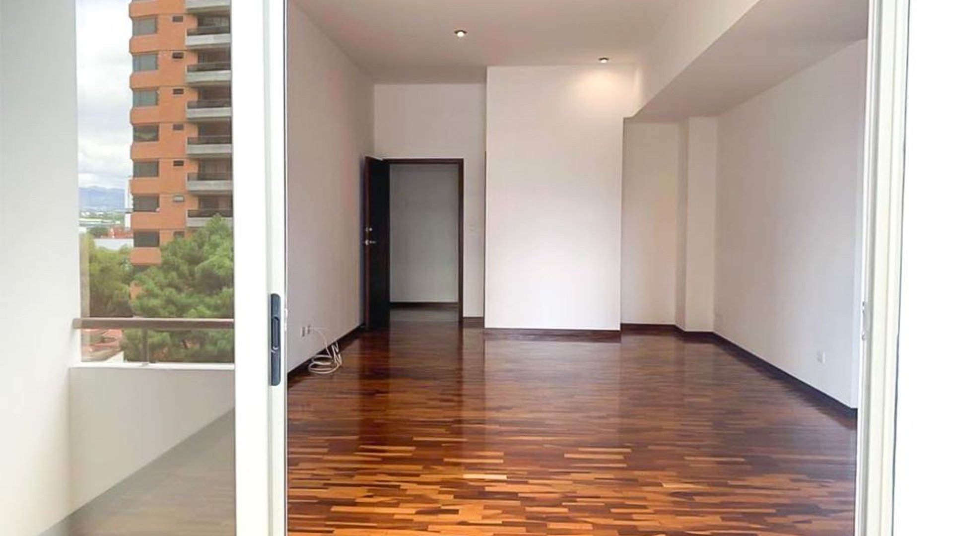 Apartamento en Renta  Zona 14 Torre Quattro - Miniatura 8