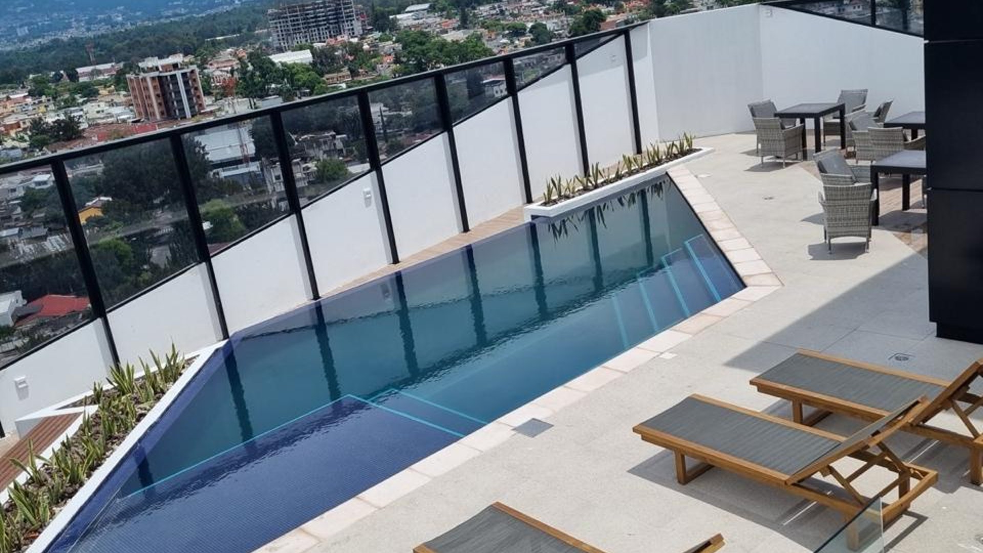 Apartamento en Alquiler Edificio Viró, zona 11 - Miniatura 8