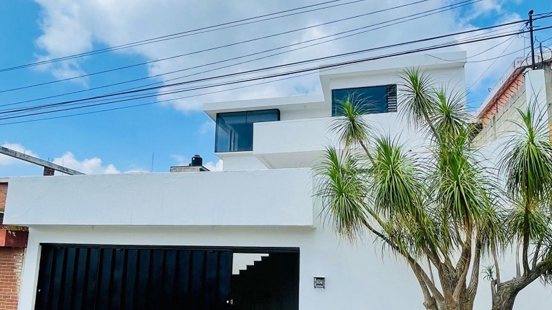 Venta de casa en Pinares de San Cristobal  remodelada, ambientes amplios e iluminados