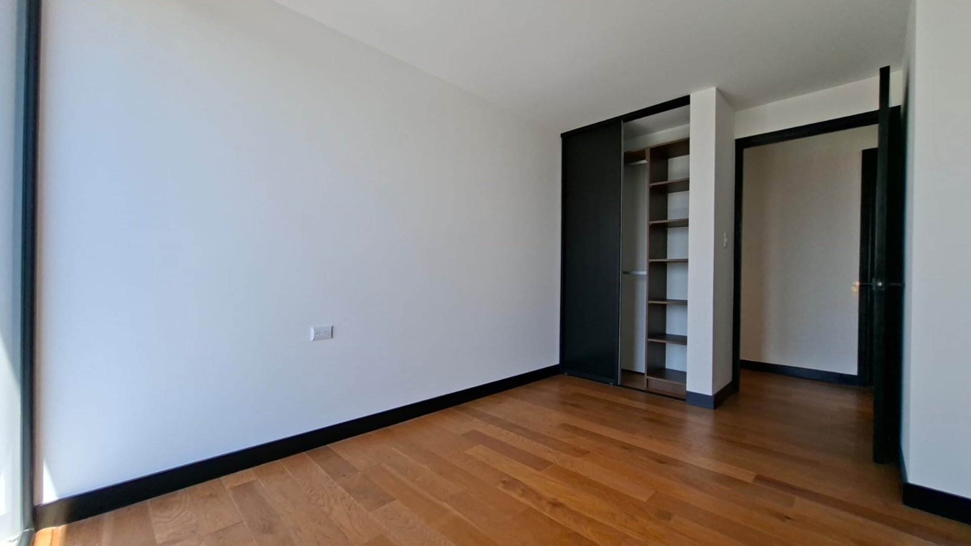 Exclusivo Apartamento de 3 Hab en Renta, Zona 11 - Miniatura 15