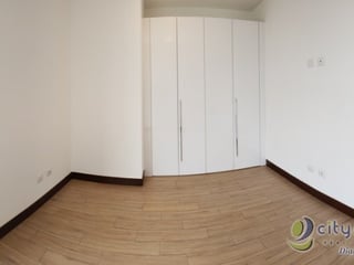 Apartamento en renta en zona 15 Vista Hermosa 2 - Image 6