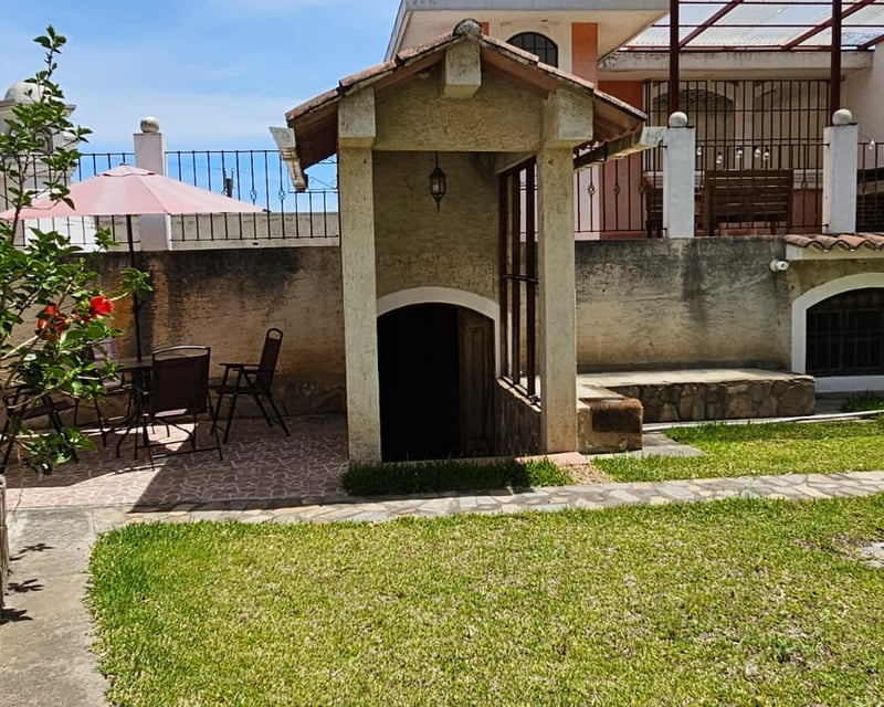 📍 CASA EN RENTA – 3 HAB + JARDÍN | SAN BARTOLO MILPAS ALTAS