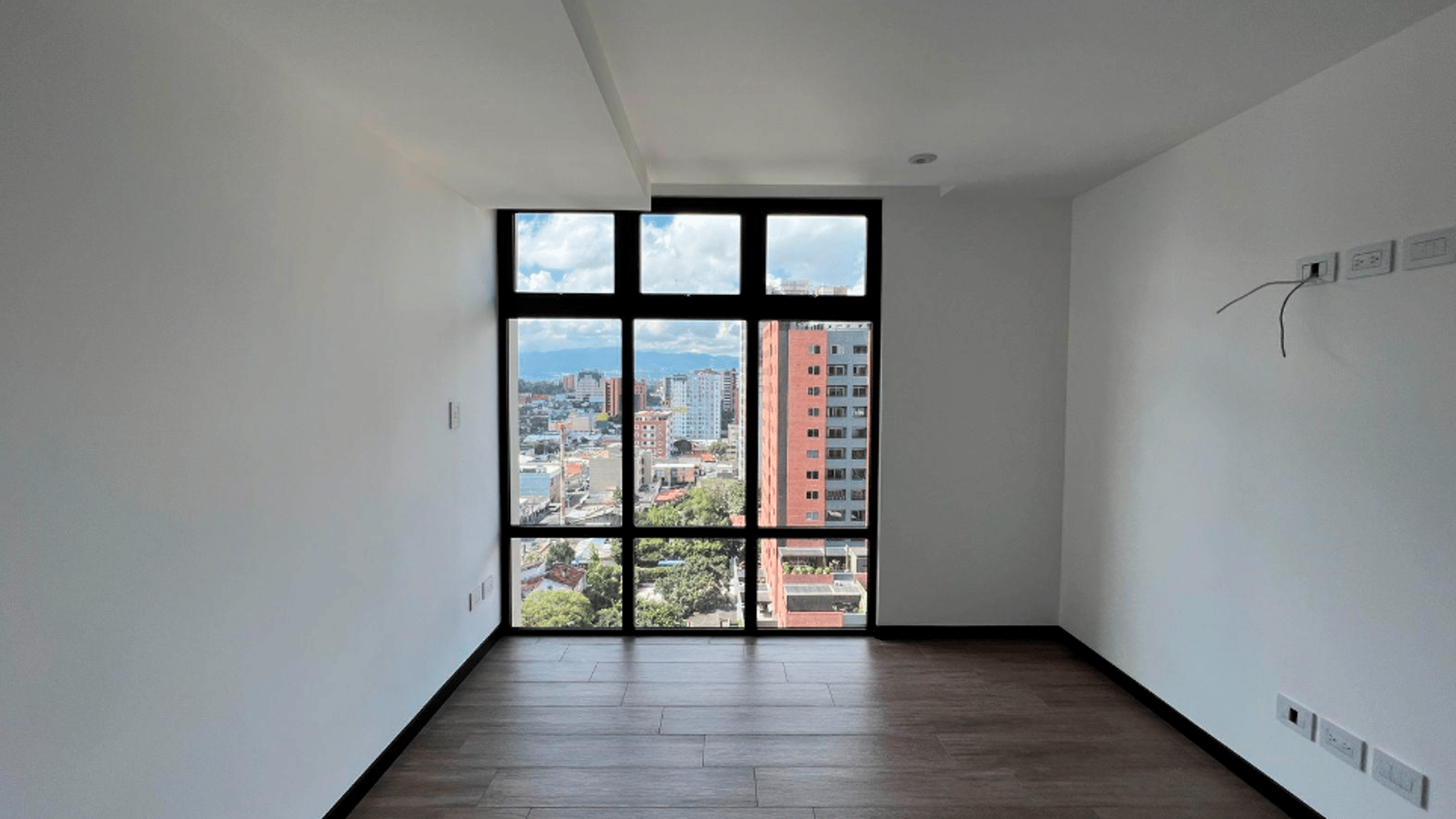 APARTAMENTO EN VENTA EN IQ10 | ZONA 10 - Miniatura 2