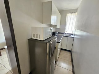 Apartamento en Renta - Capri Zona 9 - 2