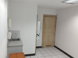 Renta Clínica en Zona 10 - 4