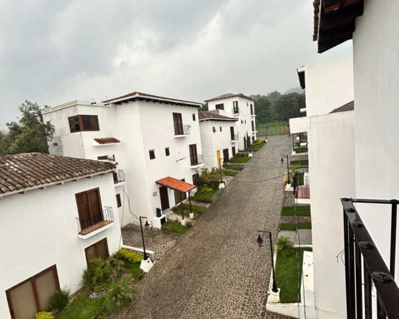 En venta casa nueva en Hacienda Malaga cerca Antigua Gt