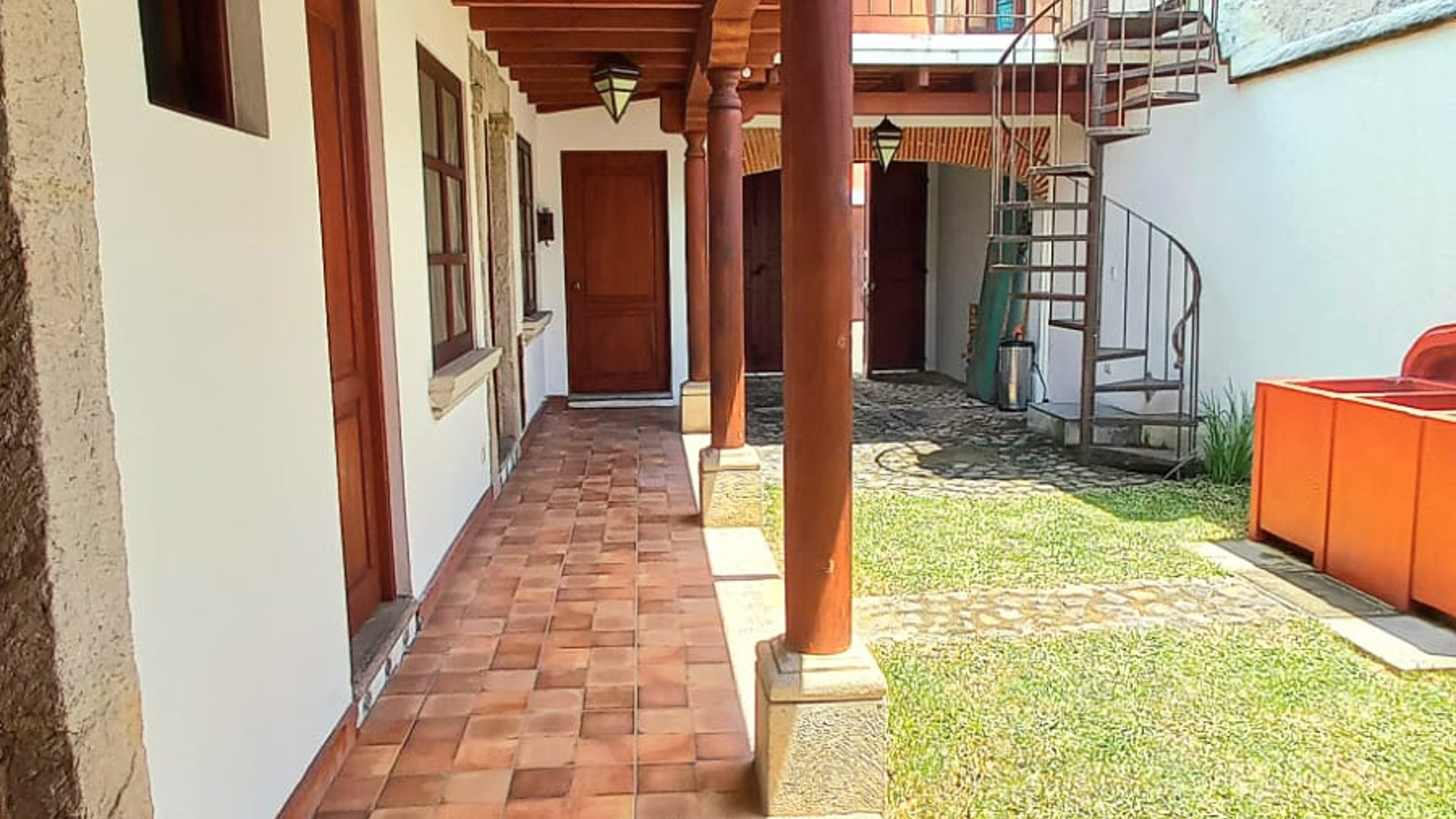 HERMOSA CASA EN RENTA DENTRO DE CONDOMINIO EN JOCOTENANGO.  - Miniatura 17