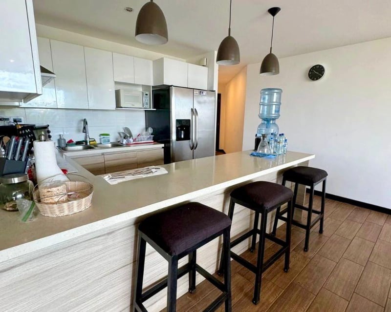 Apartamento con balcon en renta de 2 habitaciones en zona 15 Ref-5453