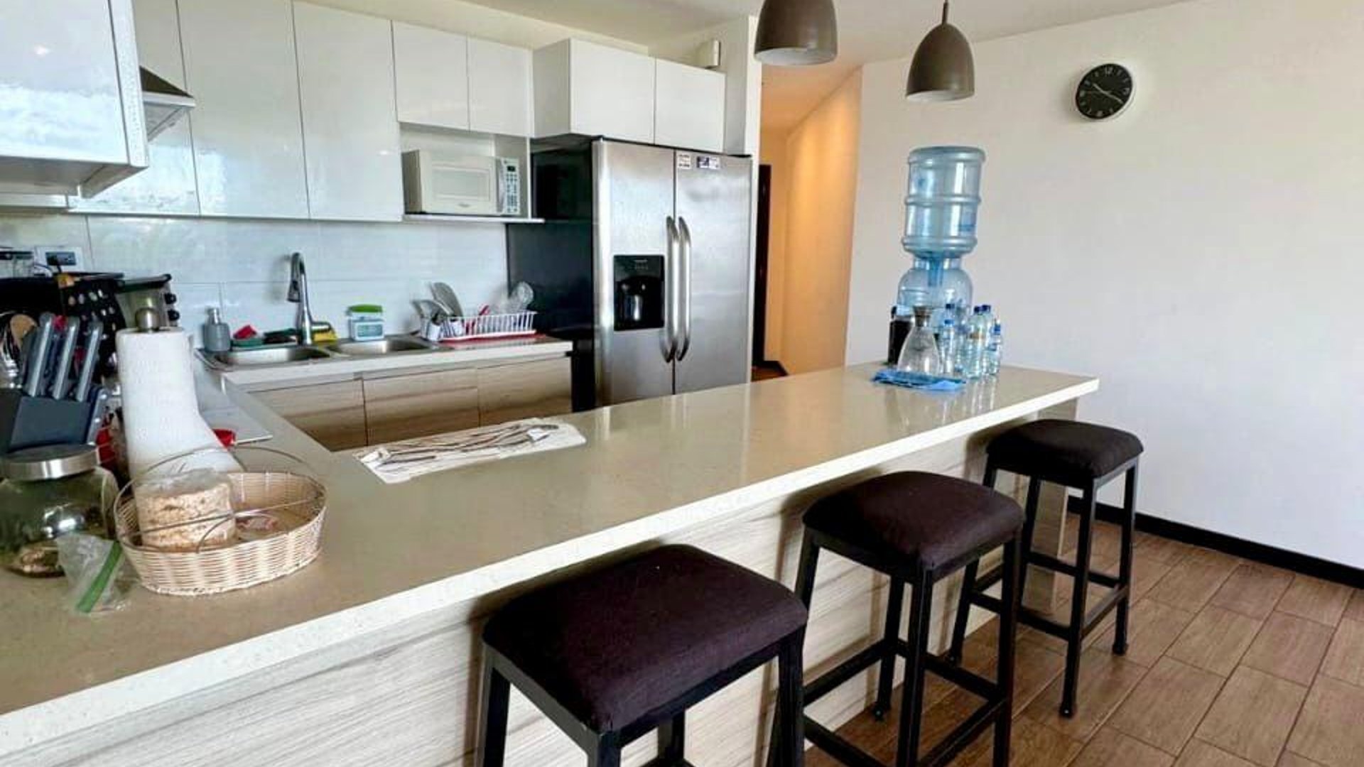 Apartamento con balcon en renta de 2 habitaciones en zona 15 Ref-5453