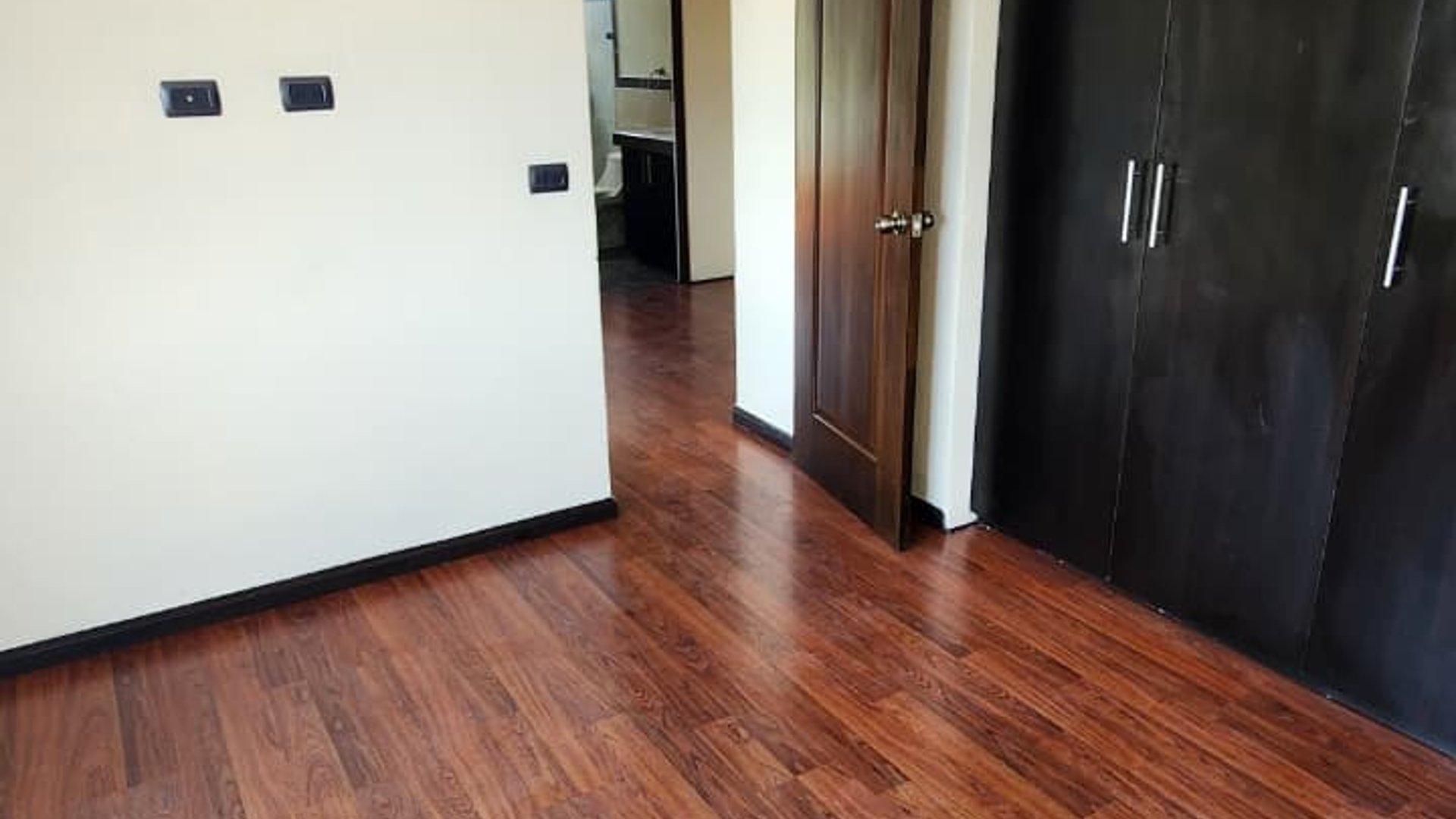 Vendo/Alquilo Apartamento en Jardines de las Charcas Zona 11 /D - Miniatura 7