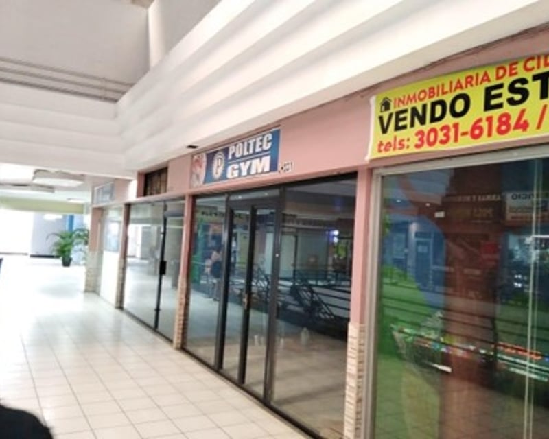Vendo amplio local en zona 12 Centro Comercial El Gran Portal