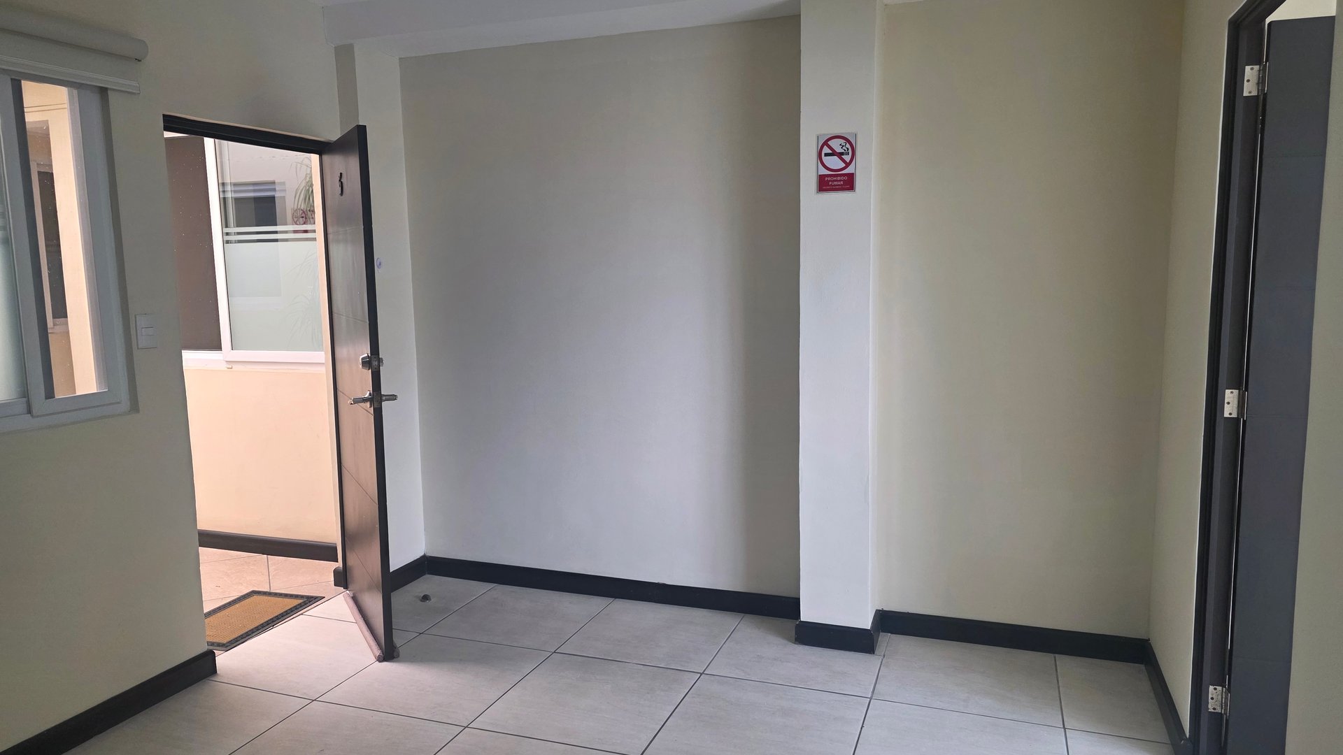 PRECIOSO Y FUNCIONAL APARTAMENTO PARA ESTUDIANTE TRABAJADOR - Miniatura 2