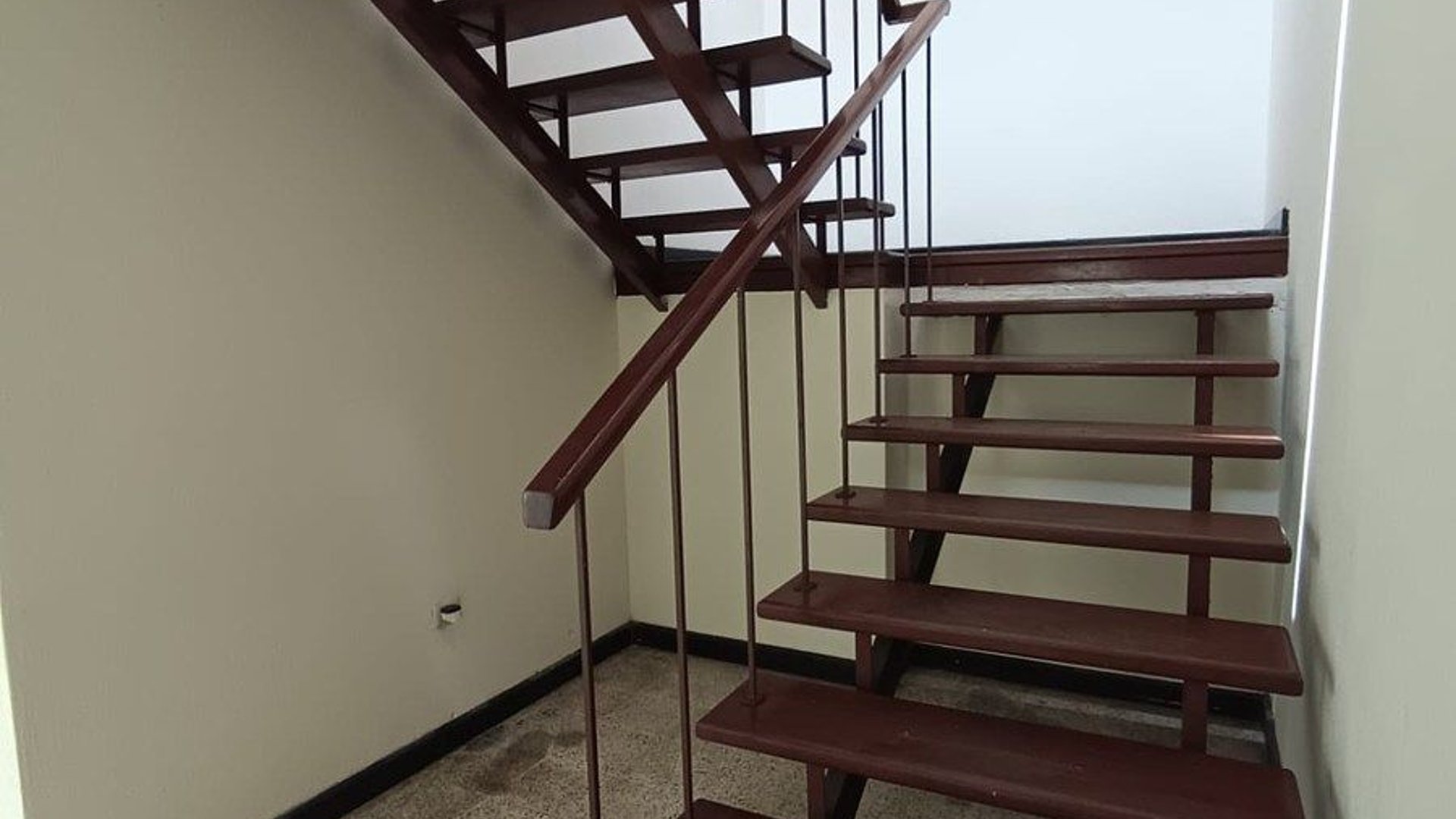 Casa en VENTA zona 12 dentro de Condominio - Miniatura 4