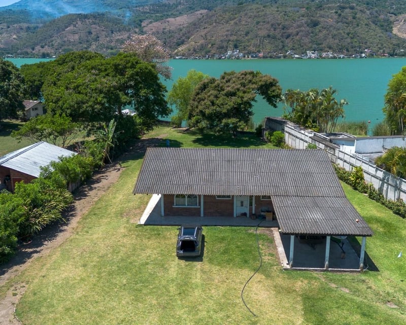 Chalet En Venta de Un Nivel A Orilla De Lago Amatitlan