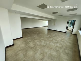 Oficina en Renta en zona 14 con area de cocineta Ref-4982 - 4