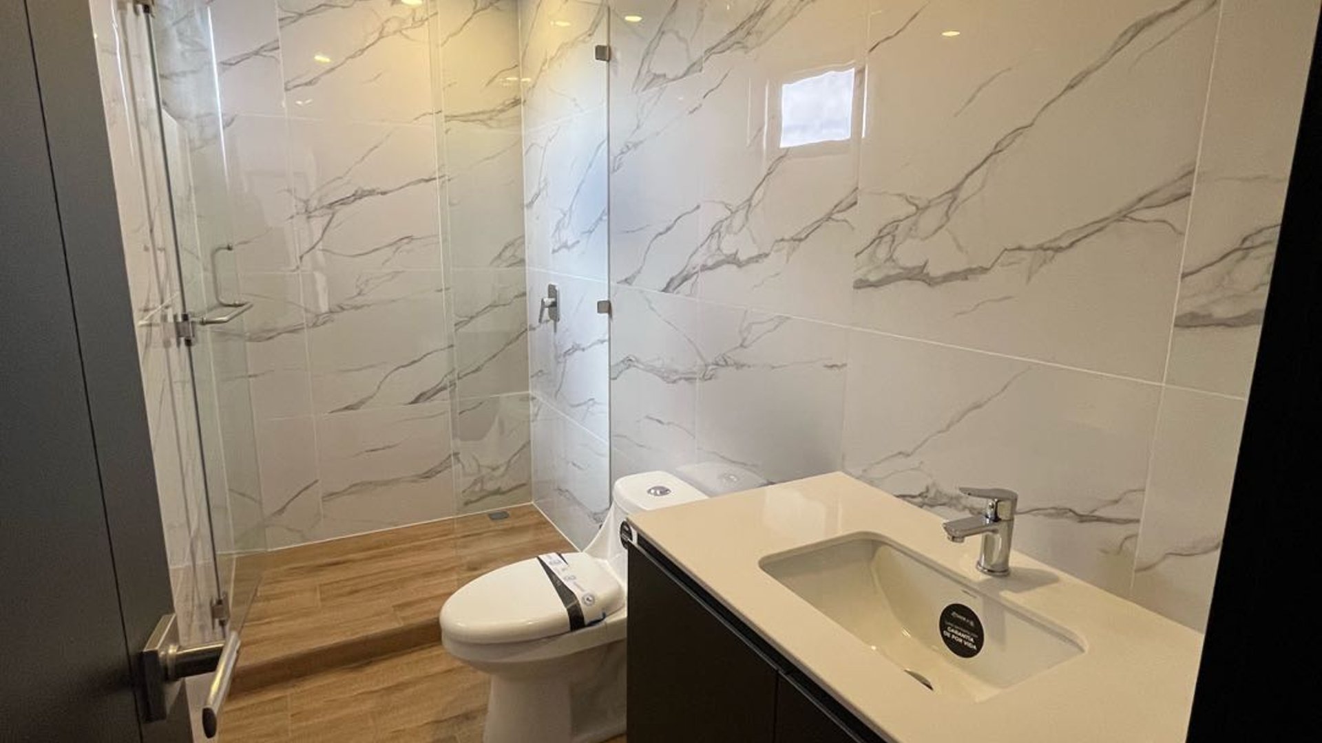 Apartamento de 3 habitaciones en alquiler, Alena zona 15 - Miniatura 13