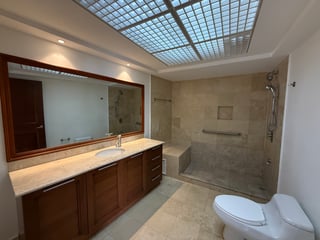 Apartamento de 362 m2 habitables en Venta en TIffany zona 10. - 5