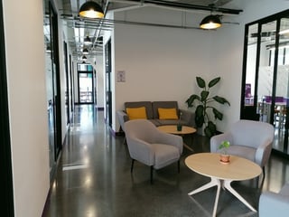 Oficina equipada en renta en zona 4 Guatemala - Image 10