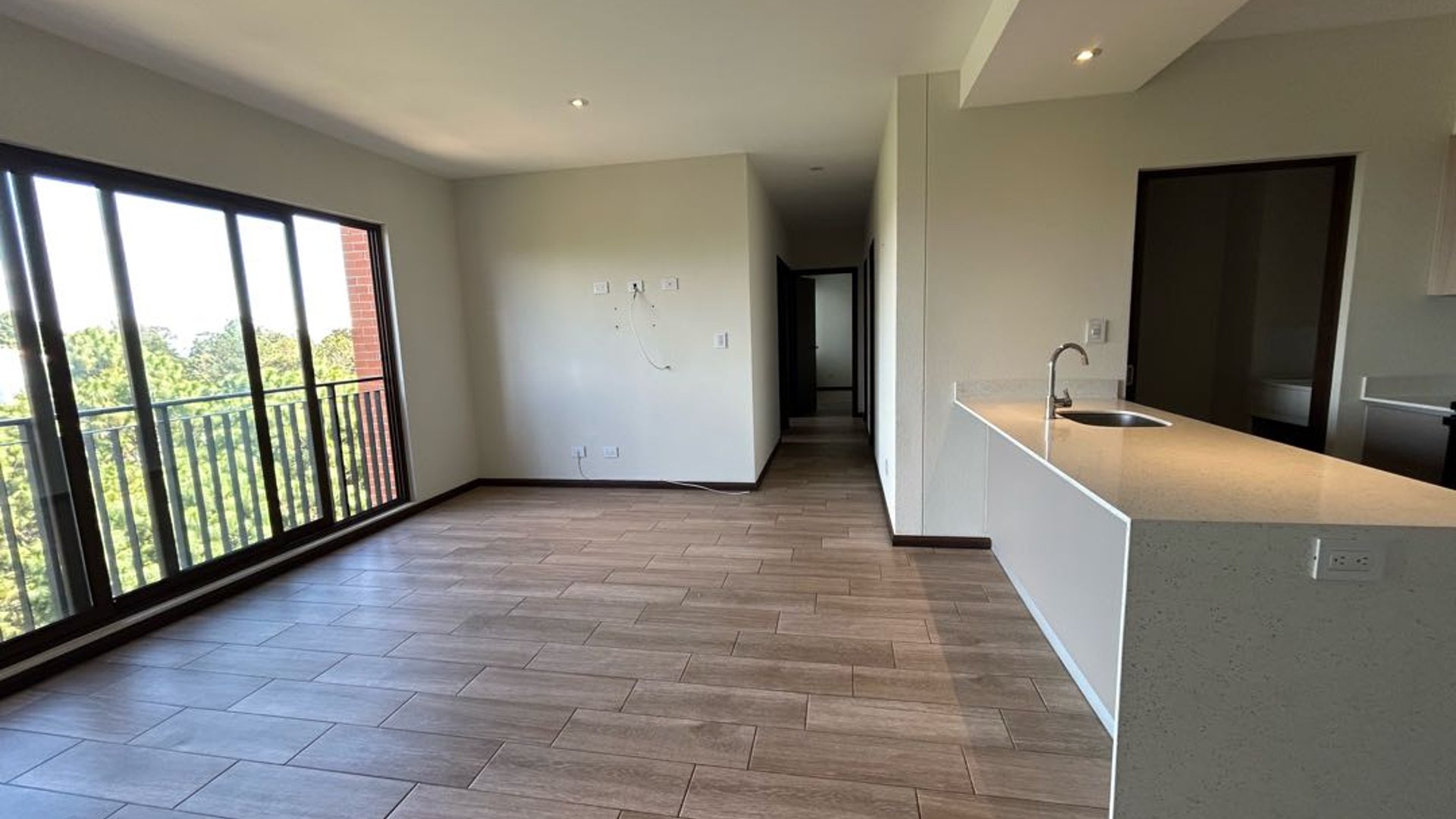 Apartamento en Renta  en Edificio  San Isidro 2021, Zona 16 - Miniatura 4