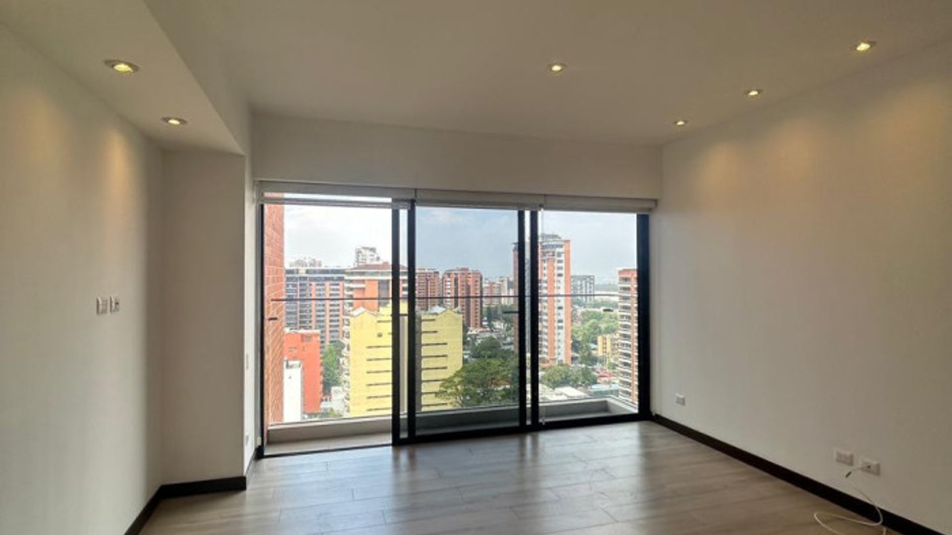 Apartamento en renta en zona 14 - Miniatura 3