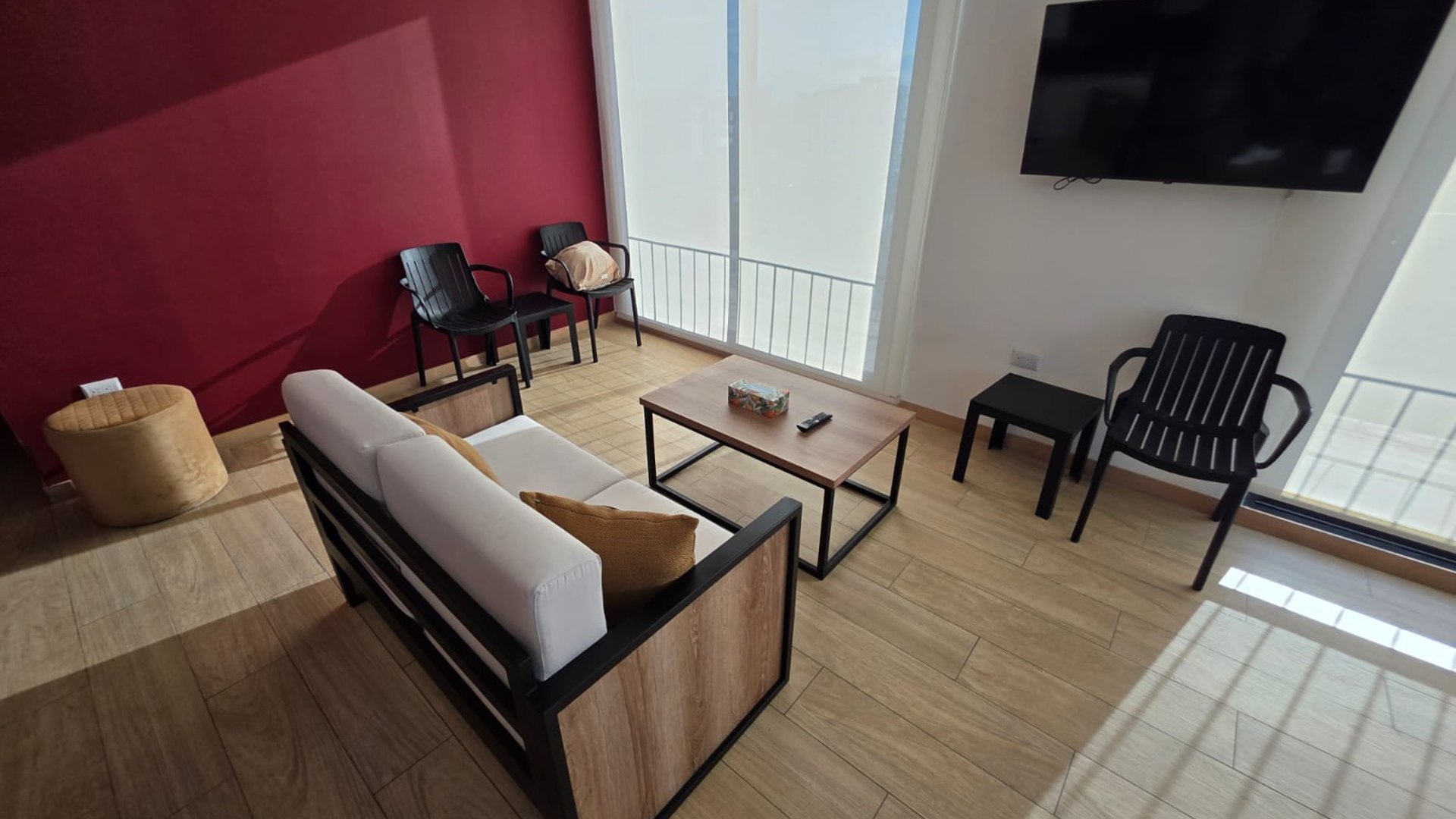 Apartamento amueblado en renta - 2 habitaciones en zona 10 Ref-5971 - Miniatura 2