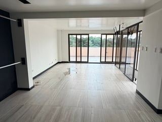 Casa en Venta/Renta | Casa de esquina |  Santuaria Muxbal - Image 2