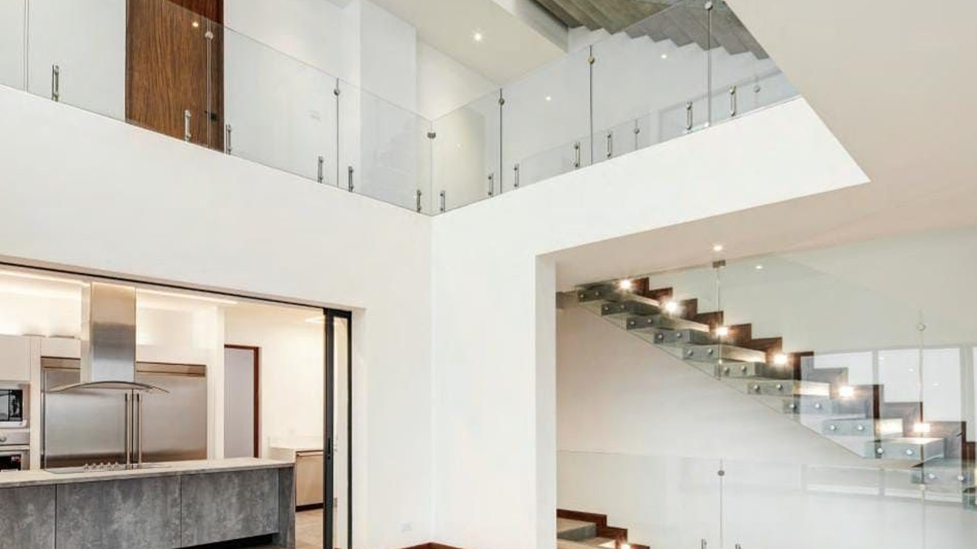 Casa en VENTA en zona 16 - Miniatura 3