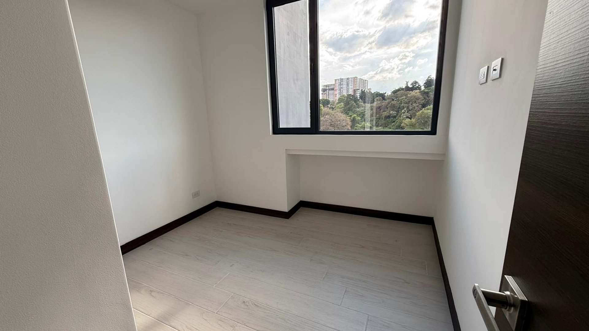 EDIFICIO SPAZIO ZONA 15 NUEVO APARTAMENTO EN RENTA 3 HABITACIONES - Miniatura 5