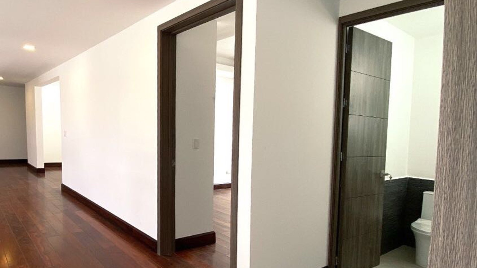 Vendo Linda Casa en Lomas de San Isidro zona 16 - Miniatura 2