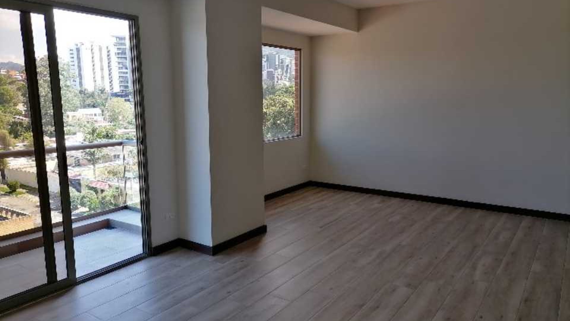 Apartamento en zona 15 Alquilo - Miniatura 4