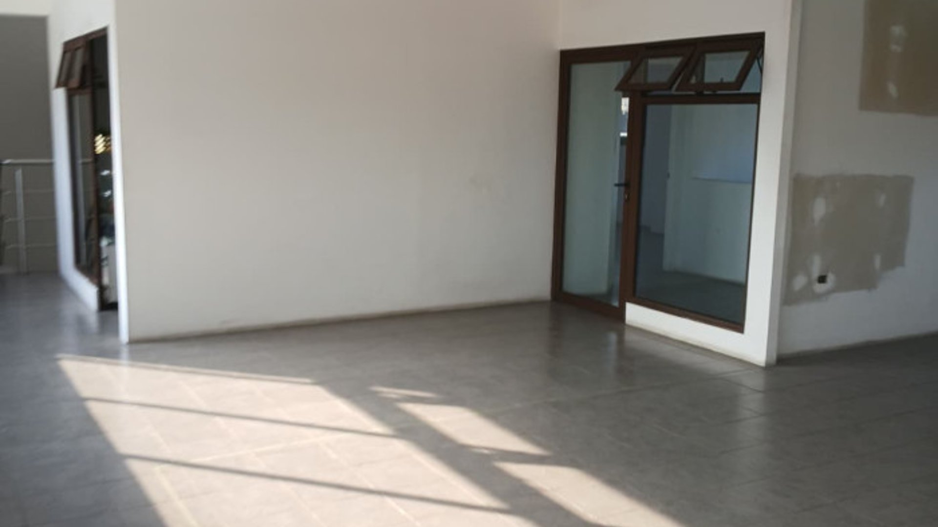 Renta de Oficina en Centro Comercial de San José Pinula