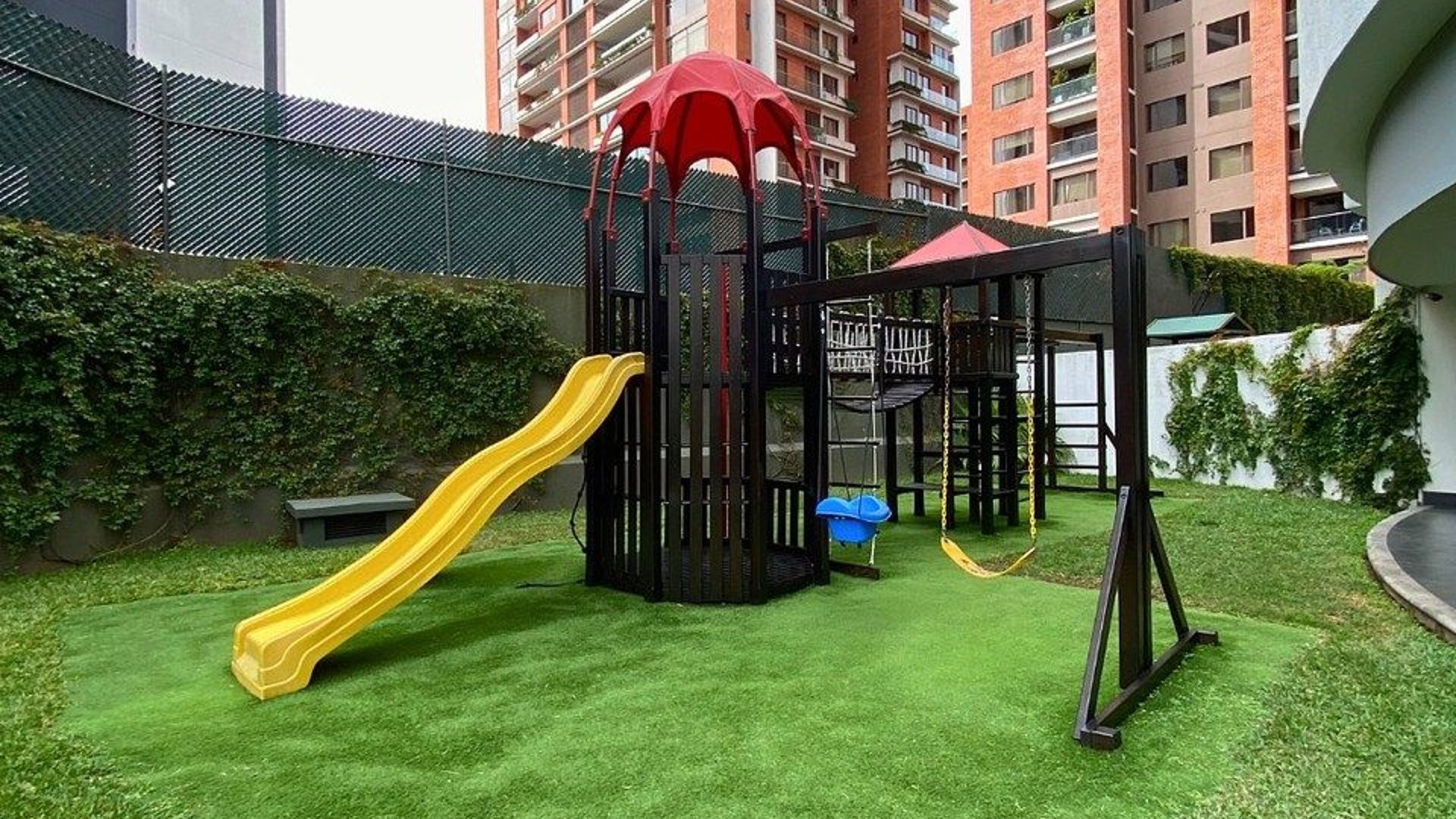 Apartamento en renta de 2 dormitorios en zona 14 - Miniatura 12