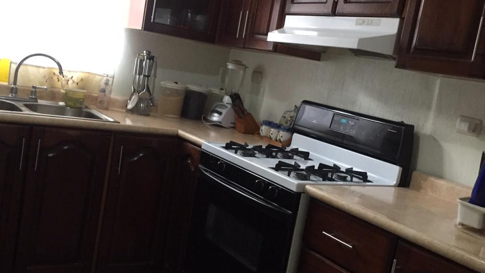 Vendo Linda Casa en Condominio Quebradas De Las Rosas, Zona 12 - Miniatura 5
