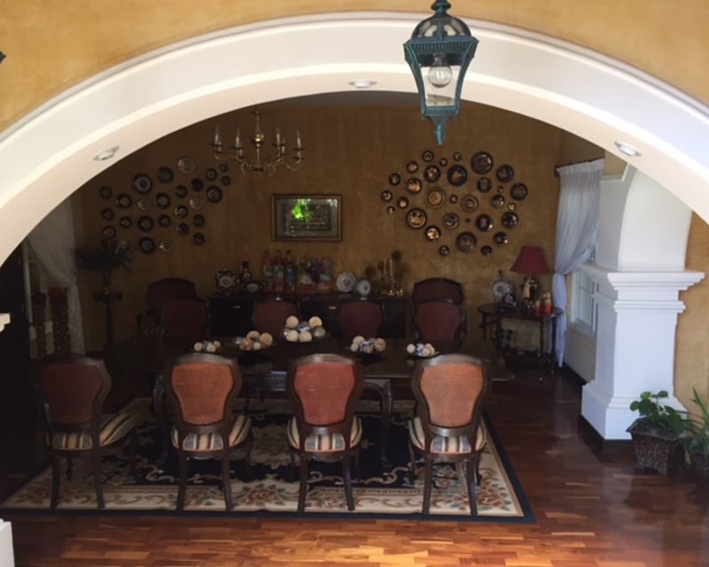 Casa Grande 4 habs en venta Res. Sta. Clara CES