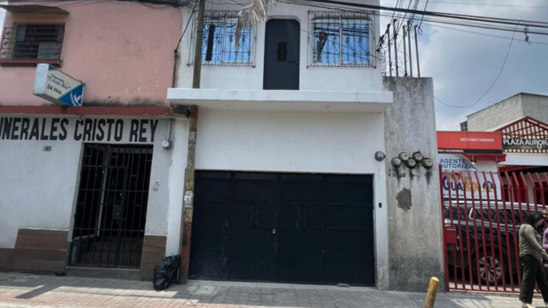 Casa con uso de suelo comercial.