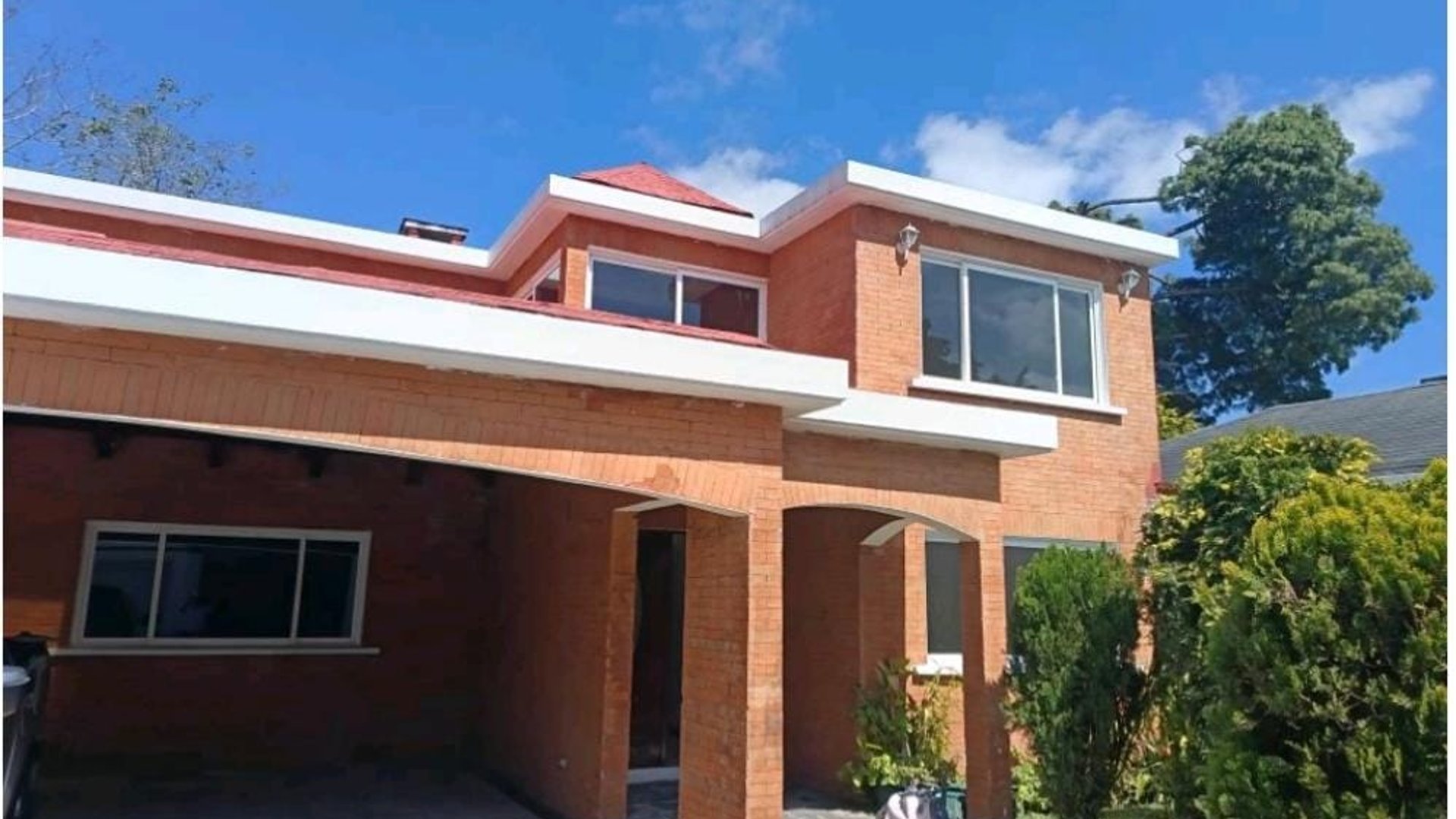 VENTA DE HERMOSA CASA - SAN ANTONIO, KM 16.5 CES