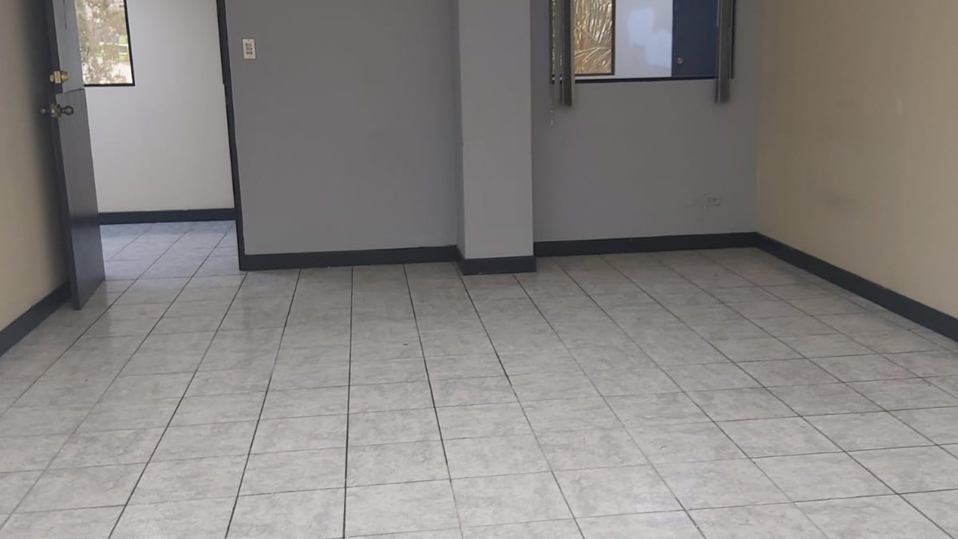 Oficina en Renta en Edificio Mini Zona 4 - Miniatura 4
