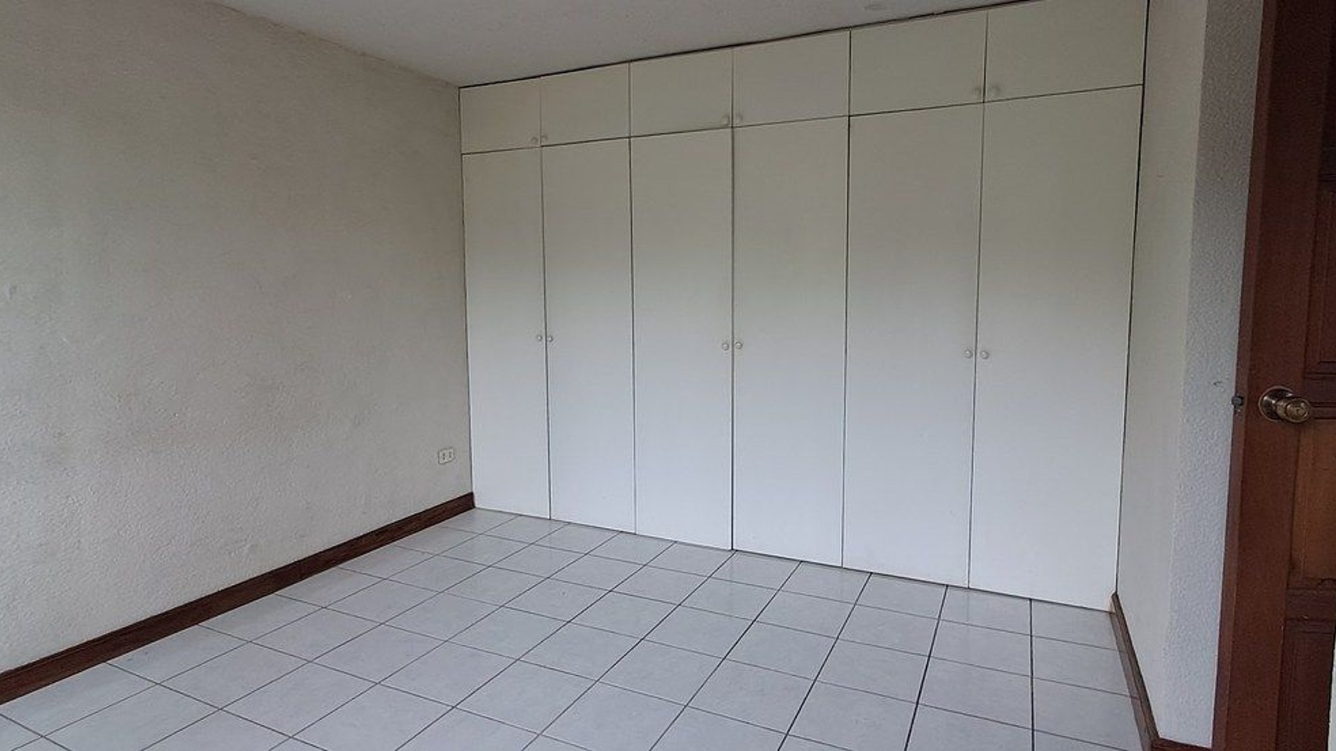 Apartamento en ALQUILER en zona 16 - Miniatura 5
