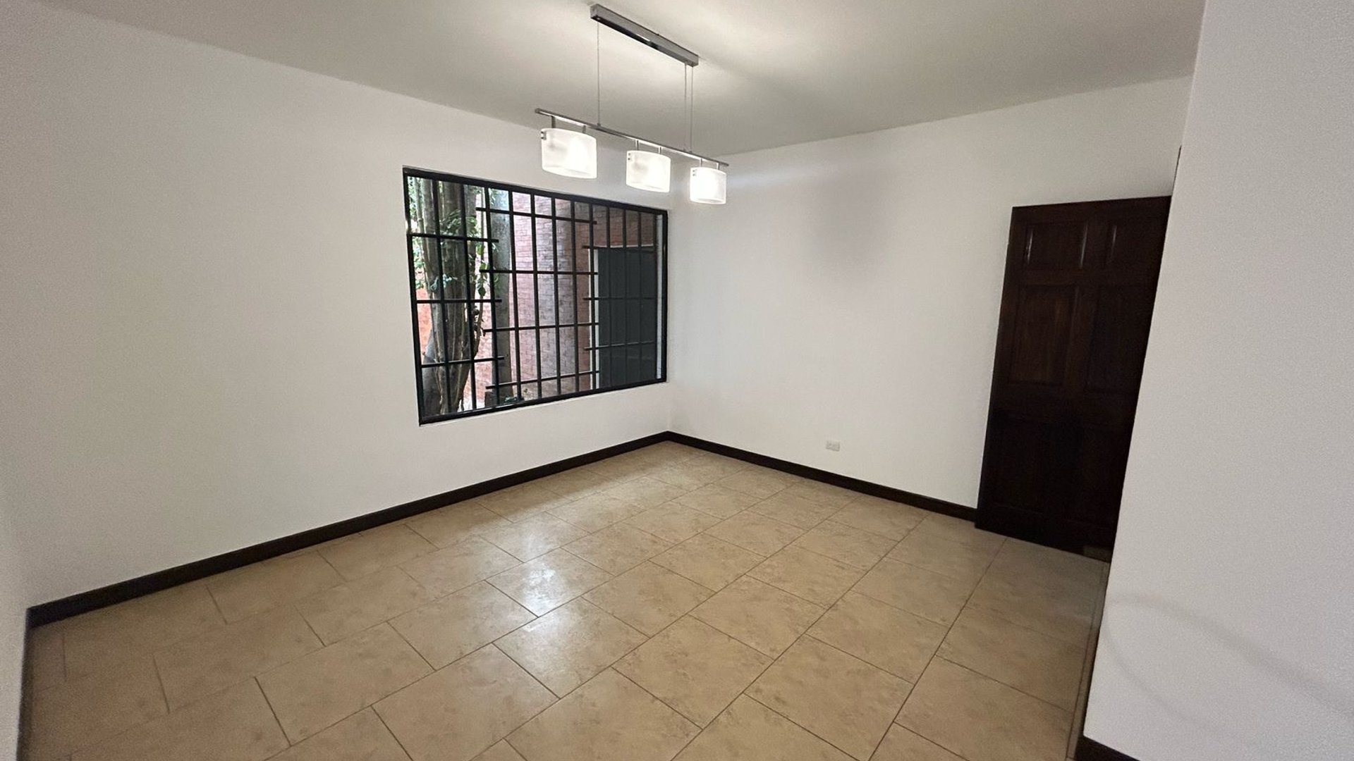 Alquiler de casa en zona 15 VH1 para oficinas ideal - Miniatura 14