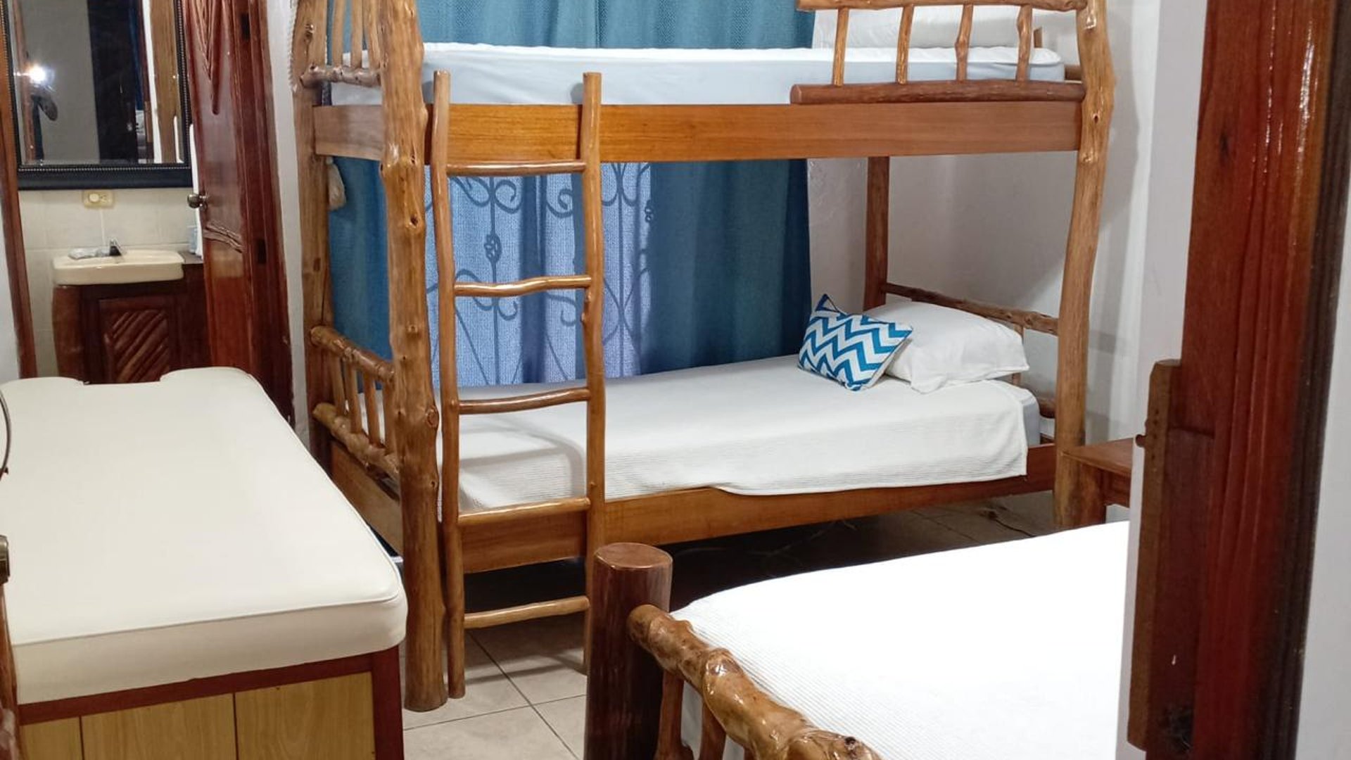VENTA DE LINDA CASA AMUEBLADA - MARENA, CHULAMAR - Miniatura 21