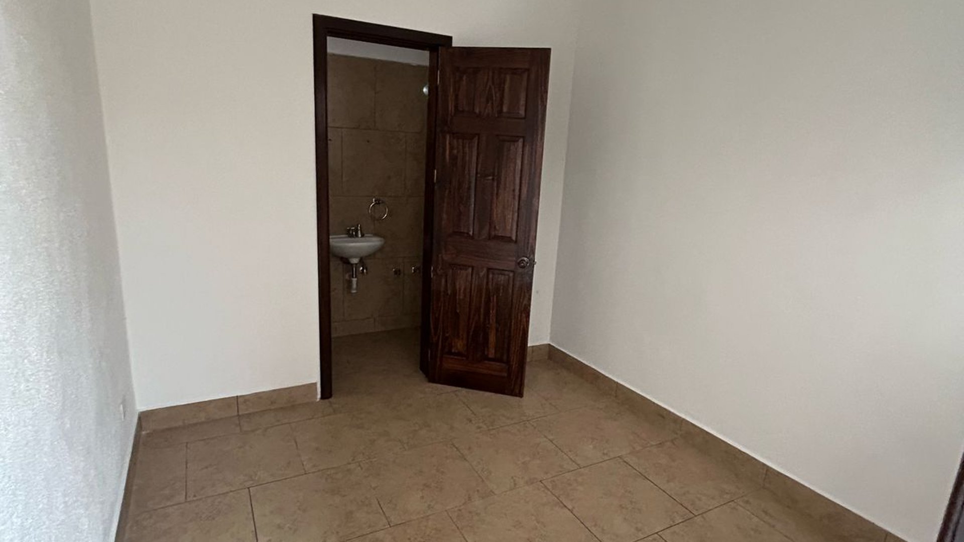Alquiler de casa en zona 15 VH1 para oficinas ideal - Miniatura 10