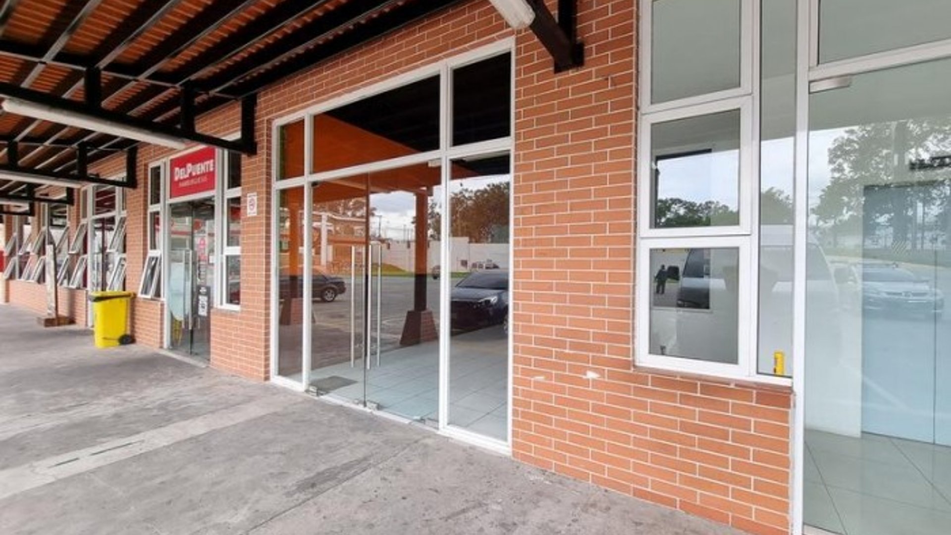 Local en Alquiler Zona 12 Avenida Petapa, Ciudad - Miniatura 4