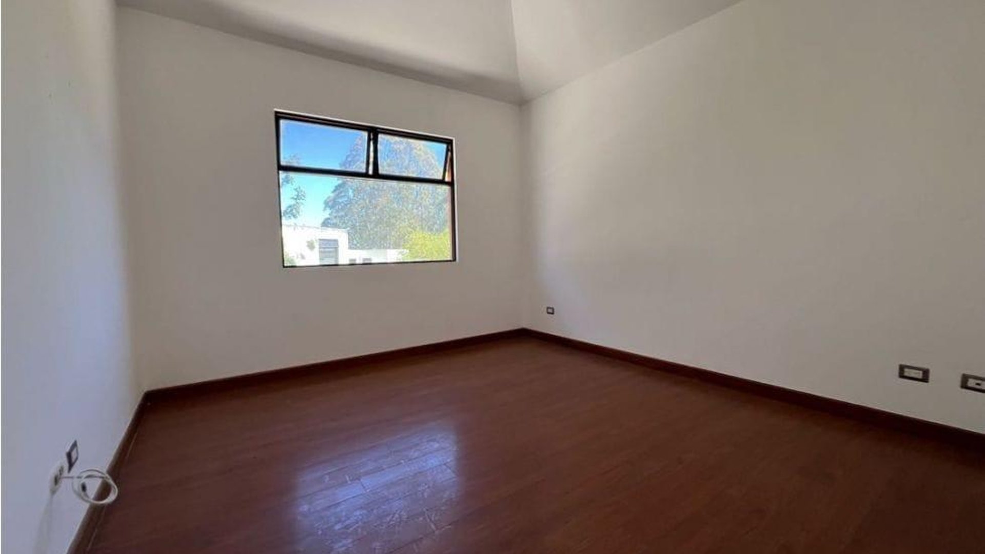 CASA EN CONDOMINIO BOSQUES ESCONDIDO KM 21.5 CARRETERA A FRAIJANES - Miniatura 5