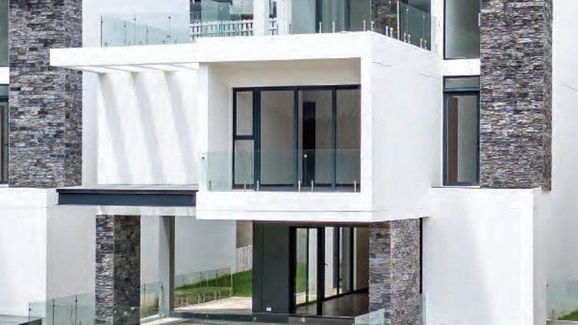 Casa en VENTA en zona 16 - Miniatura 2