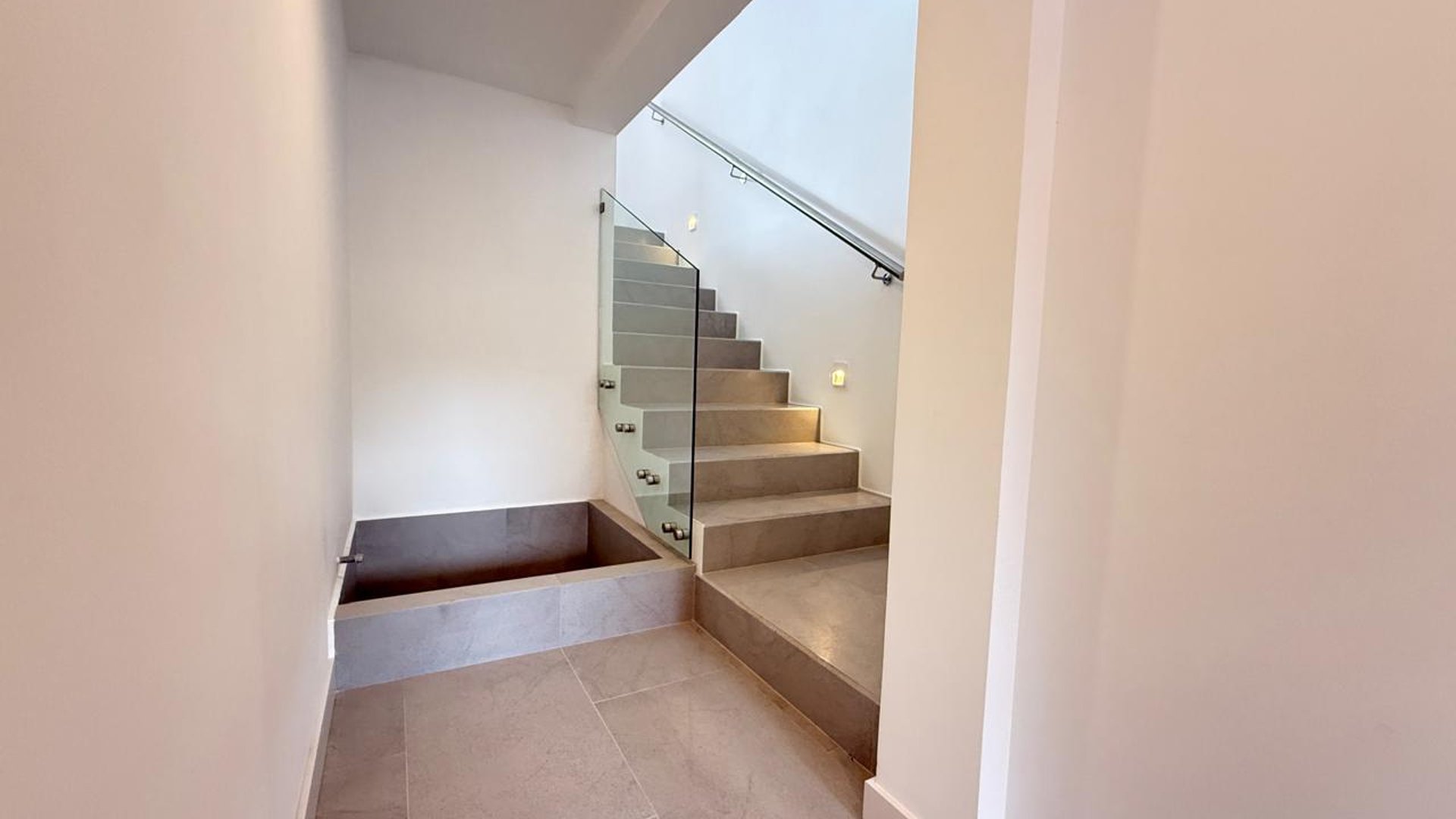 Casa en Renta zona 13 / Iridia Homes - Miniatura 2
